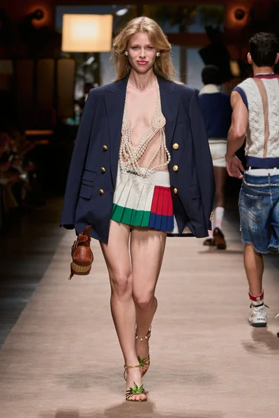 Look 8